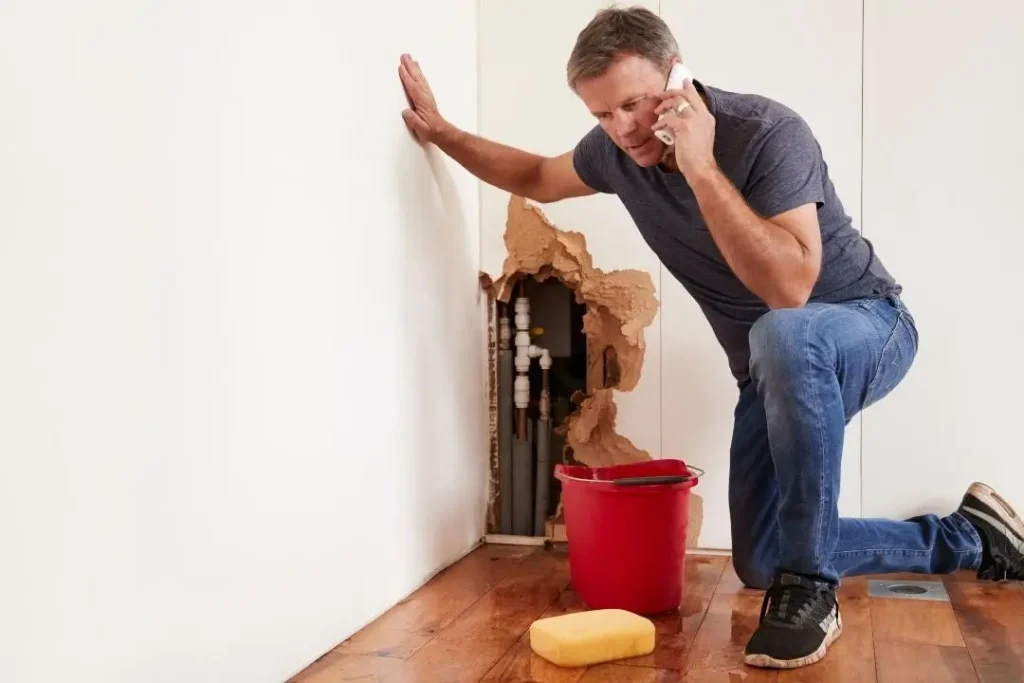 burst water pipe emergency
